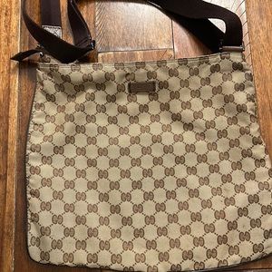 Gucci messenger bag